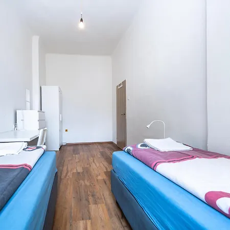 Pribyslavska Apartment *